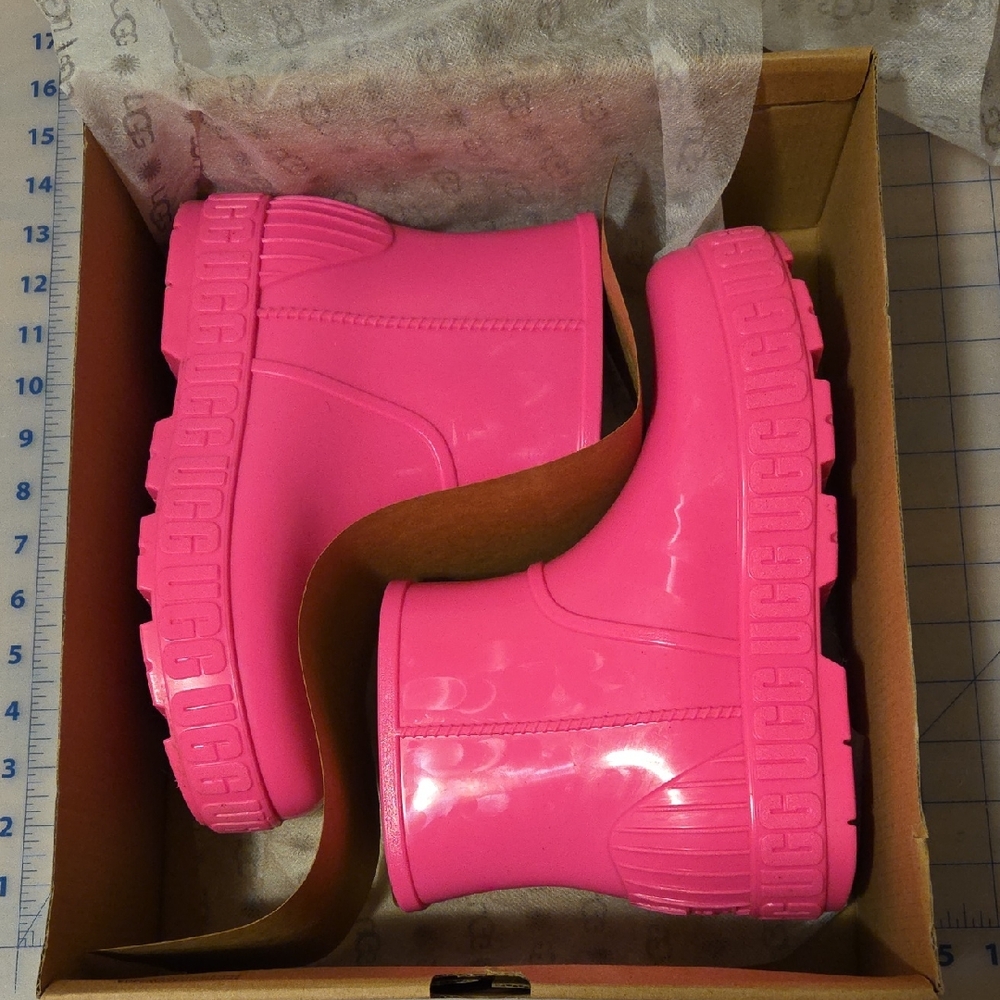 UGG Taffy Pink Drizlita Waterproof Boots